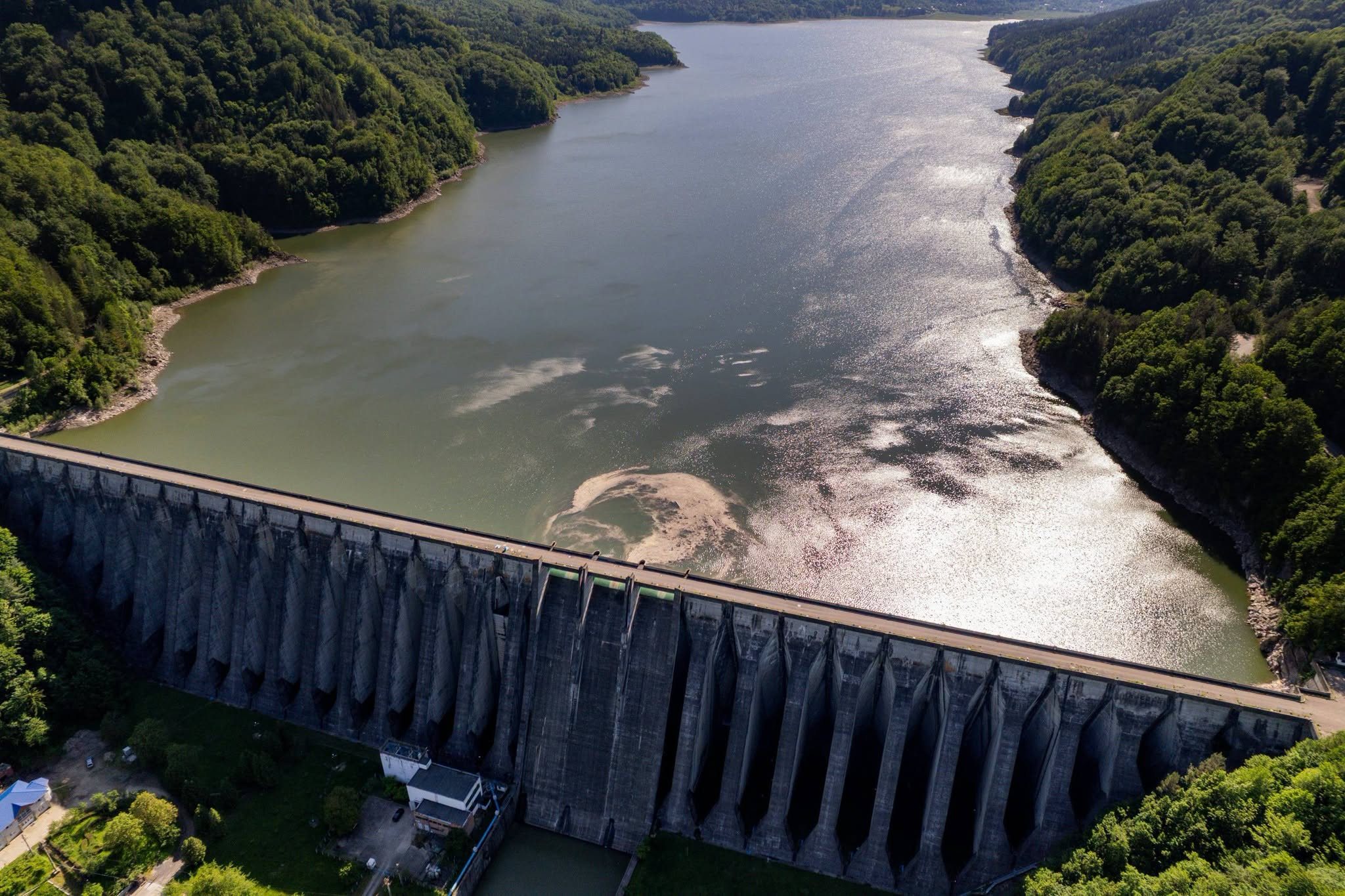 Poiana Uzului Dam